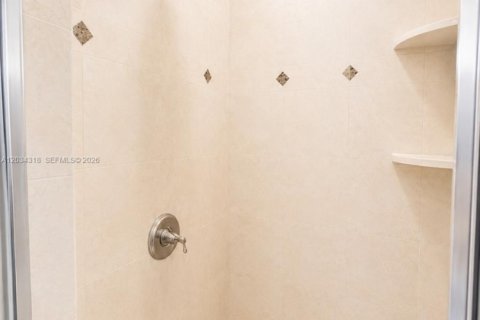 Villa ou maison à vendre à Miami, Floride: 4 chambres, 185.15 m2 № 2086386 - photo 22