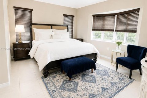 Villa ou maison à vendre à Miami, Floride: 4 chambres, 185.15 m2 № 2086386 - photo 16