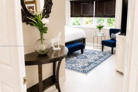 Villa ou maison à vendre à Miami, Floride: 4 chambres, 185.15 m2 № 2086386 - photo 17