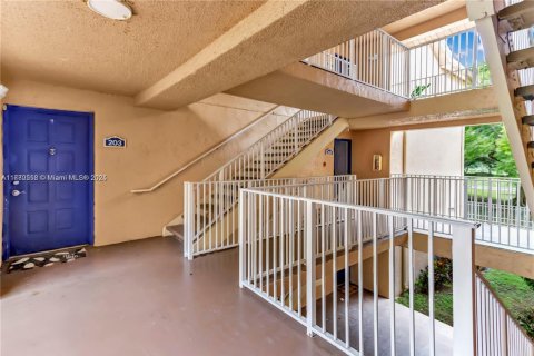Copropriété à vendre à Miami, Floride: 2 chambres, 99.87 m2 № 1867389 - photo 20