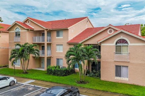Copropriété à vendre à Miami, Floride: 2 chambres, 99.87 m2 № 1867389 - photo 2
