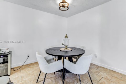 Copropriété à vendre à Miami, Floride: 2 chambres, 99.87 m2 № 1867389 - photo 8