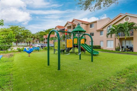 Copropriété à vendre à Miami, Floride: 2 chambres, 99.87 m2 № 1867389 - photo 15
