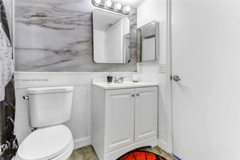 Copropriété à vendre à Miami, Floride: 2 chambres, 99.87 m2 № 1867389 - photo 14