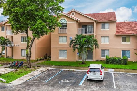 Copropriété à vendre à Miami, Floride: 2 chambres, 99.87 m2 № 1867389 - photo 22