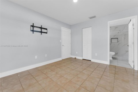 Adosado en venta en Miami, Florida, 3 dormitorios, 111.67 m2 № 1847704 - foto 10