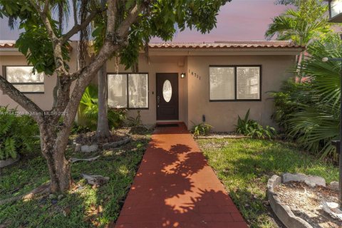 Adosado en venta en Miami, Florida, 3 dormitorios, 111.67 m2 № 1847704 - foto 2