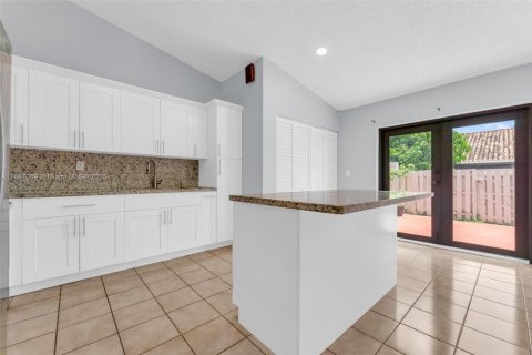 Adosado en venta en Miami, Florida, 3 dormitorios, 111.67 m2 № 1847704 - foto 4