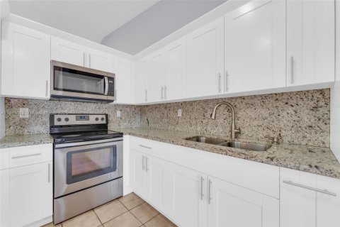 Adosado en venta en Miami, Florida, 3 dormitorios, 111.67 m2 № 1847704 - foto 7