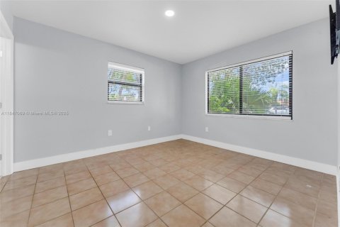 Adosado en venta en Miami, Florida, 3 dormitorios, 111.67 m2 № 1847704 - foto 11