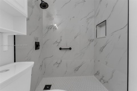 Adosado en venta en Miami, Florida, 3 dormitorios, 111.67 m2 № 1847704 - foto 16
