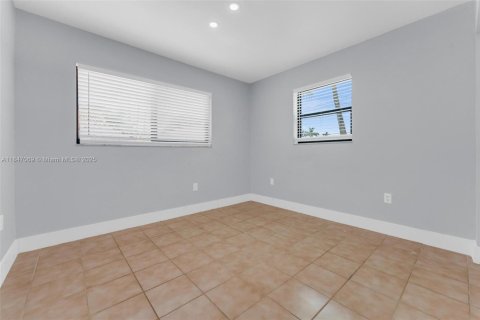 Adosado en venta en Miami, Florida, 3 dormitorios, 111.67 m2 № 1847704 - foto 17