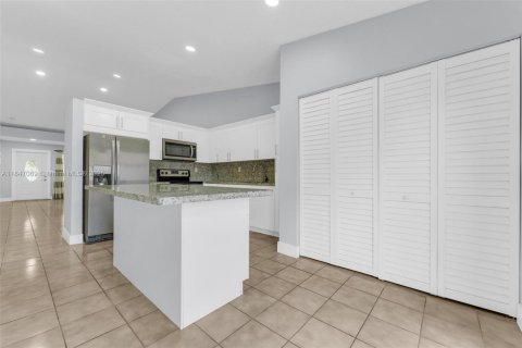 Adosado en venta en Miami, Florida, 3 dormitorios, 111.67 m2 № 1847704 - foto 5