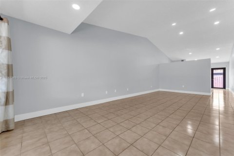 Adosado en venta en Miami, Florida, 3 dormitorios, 111.67 m2 № 1847704 - foto 27