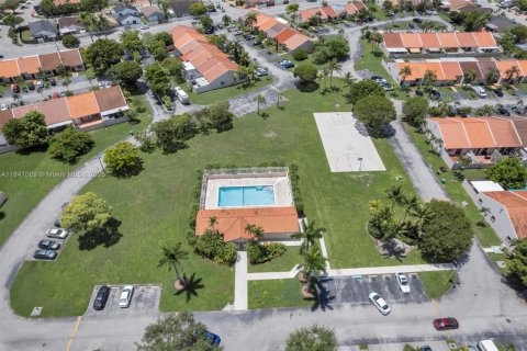 Adosado en venta en Miami, Florida, 3 dormitorios, 111.67 m2 № 1847704 - foto 3