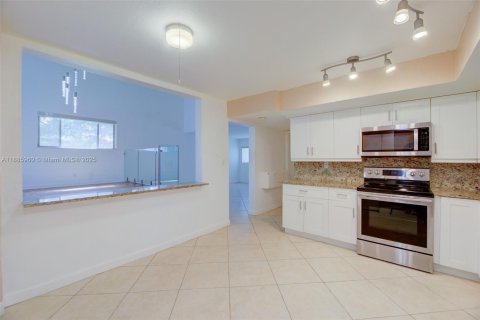 Adosado en venta en Davie, Florida, 3 dormitorios, 225.29 m2 № 1941772 - foto 18