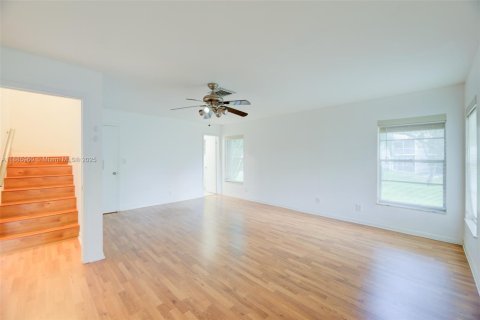 Adosado en venta en Davie, Florida, 3 dormitorios, 225.29 m2 № 1941772 - foto 23