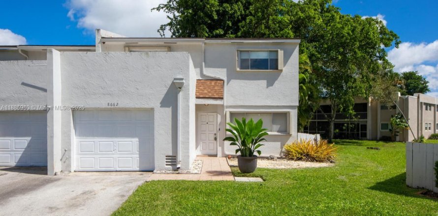 Adosado en Davie, Florida 3 dormitorios, 225.29 m2 № 1941772