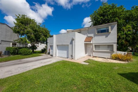 Adosado en venta en Davie, Florida, 3 dormitorios, 225.29 m2 № 1941772 - foto 2