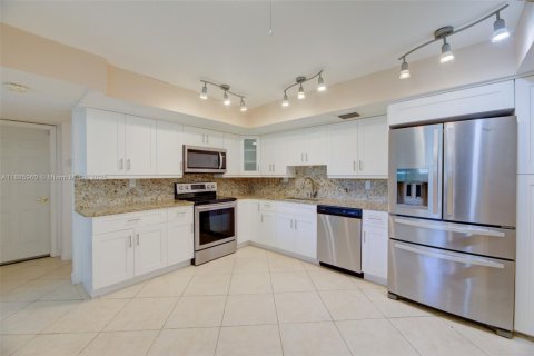 Adosado en venta en Davie, Florida, 3 dormitorios, 225.29 m2 № 1941772 - foto 19