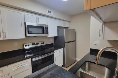 Copropriété à vendre à Saint Petersburg, Floride: 2 chambres, 87.33 m2 № 2388375 - photo 12