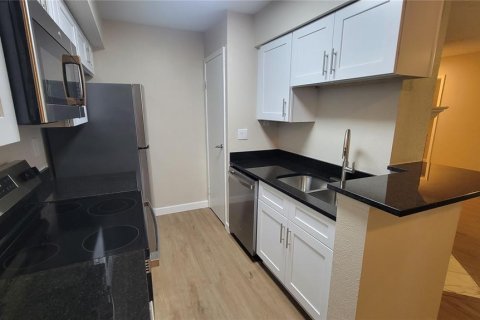 Copropriété à vendre à Saint Petersburg, Floride: 2 chambres, 87.33 m2 № 2388375 - photo 9
