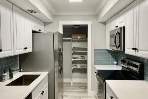 Снять в аренду кондоминиум в Брейдентон, Флорида 6 комнат, 109.44м2, № 2098659 - фото 8