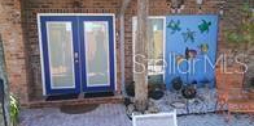 Apartment in Saint Petersburg, Florida 2 bedrooms, 65.03 sq.m. № 2195205