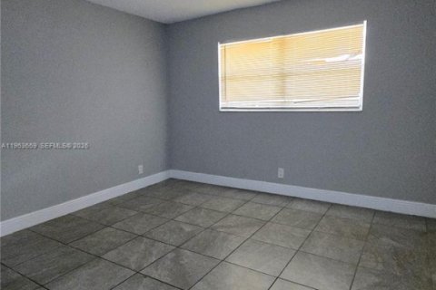 Copropriété à louer à Tamarac, Floride: 2 chambres, 88.16 m2 № 2025457 - photo 12