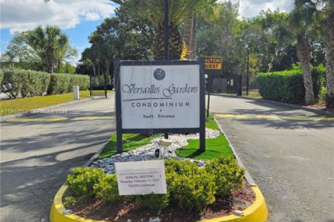 Copropriété à louer à Tamarac, Floride: 2 chambres, 88.16 m2 № 2025457 - photo 2