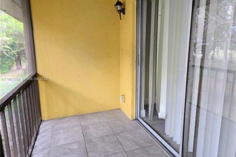 Copropriété à louer à Tamarac, Floride: 2 chambres, 88.16 m2 № 2025457 - photo 15