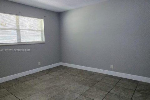 Copropriété à louer à Tamarac, Floride: 2 chambres, 88.16 m2 № 2025457 - photo 8