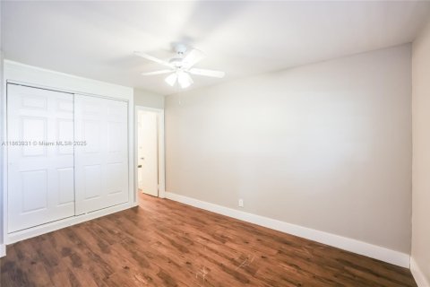 Villa ou maison à louer à Margate, Floride: 3 chambres, 163.32 m2 № 1891756 - photo 4