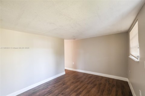 Villa ou maison à louer à Margate, Floride: 3 chambres, 163.32 m2 № 1891756 - photo 10