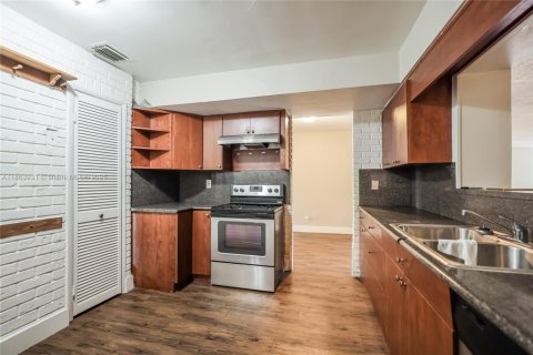 Villa ou maison à louer à Margate, Floride: 3 chambres, 163.32 m2 № 1891756 - photo 6