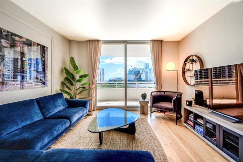 Condo in Miami, Florida, 2 bedrooms  № 2081487 - photo 5