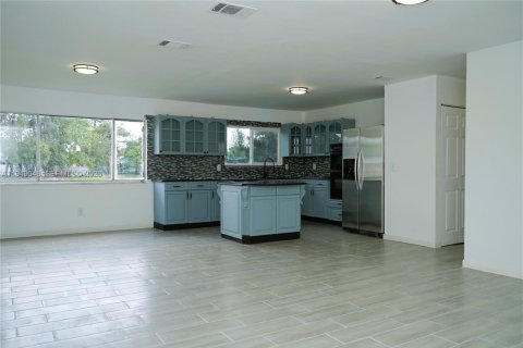 Villa ou maison à vendre à Port St. Lucie, Floride: 3 chambres, 127.09 m2 № 2004855 - photo 8