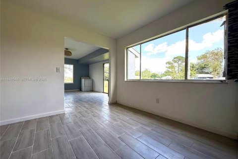 Villa ou maison à vendre à Port St. Lucie, Floride: 3 chambres, 127.09 m2 № 2004855 - photo 9