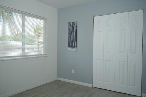 Villa ou maison à vendre à Port St. Lucie, Floride: 3 chambres, 127.09 m2 № 2004855 - photo 11