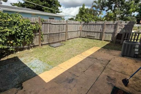 Appartement à louer à Fort Myers, Floride: 2 chambres, 69.21 m2 № 1946460 - photo 13