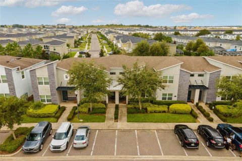 Townhouse in Davenport, Florida 4 bedrooms, 177.81 sq.m. № 2165984 - photo 7