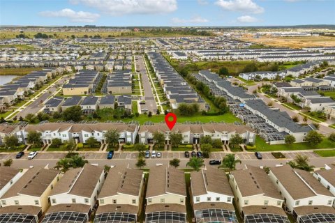 Townhouse in Davenport, Florida 4 bedrooms, 177.81 sq.m. № 2165984 - photo 4