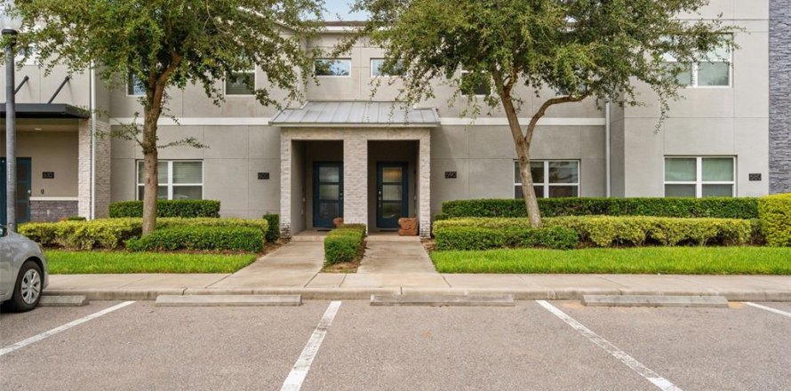 Townhouse in Davenport, Florida 4 bedrooms, 177.81 sq.m. № 2165984
