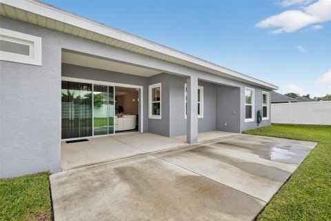 House in Palm Coast, Florida 4 bedrooms, 250 sq.m. № 2277547 - photo 3