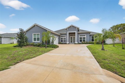 House in Palm Coast, Florida 4 bedrooms, 250 sq.m. № 2277547 - photo 2