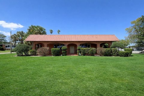 Casa en Haines City, Florida 4 dormitorios, 272.48 m2 № 2195450