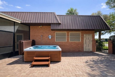 House in Haines City, Florida 4 bedrooms, 272.48 sq.m. № 2195450 - photo 30