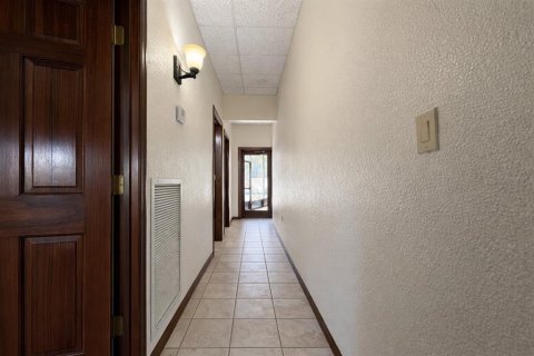 House in Haines City, Florida 4 bedrooms, 272.48 sq.m. № 2195450 - photo 15