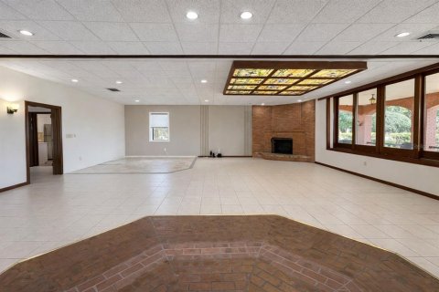 House in Haines City, Florida 4 bedrooms, 272.48 sq.m. № 2195450 - photo 6