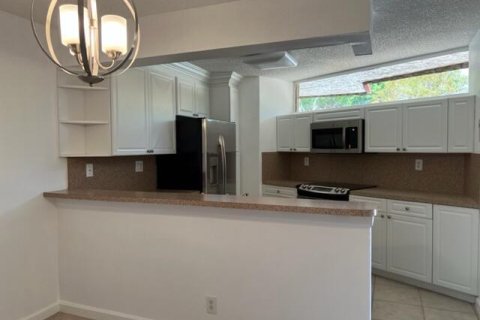 Townhouse in Boca Raton, Florida 2 bedrooms, 120.96 sq.m. № 2083745 - photo 3